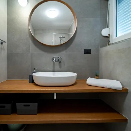 Zora Apartman Lopar